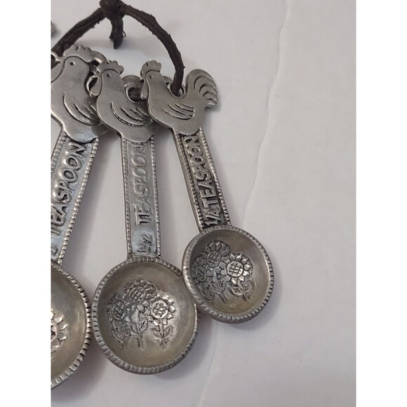 Ganz Measuring Spoons Rooster Chickens Sunflowers Embossed Metal Set of 4 - Picture 3 of 7
